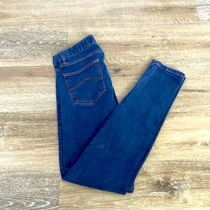 ✨GOOD AS NEW✨ Patagonia Size 27 Slim Fit Dark Wash Jeans